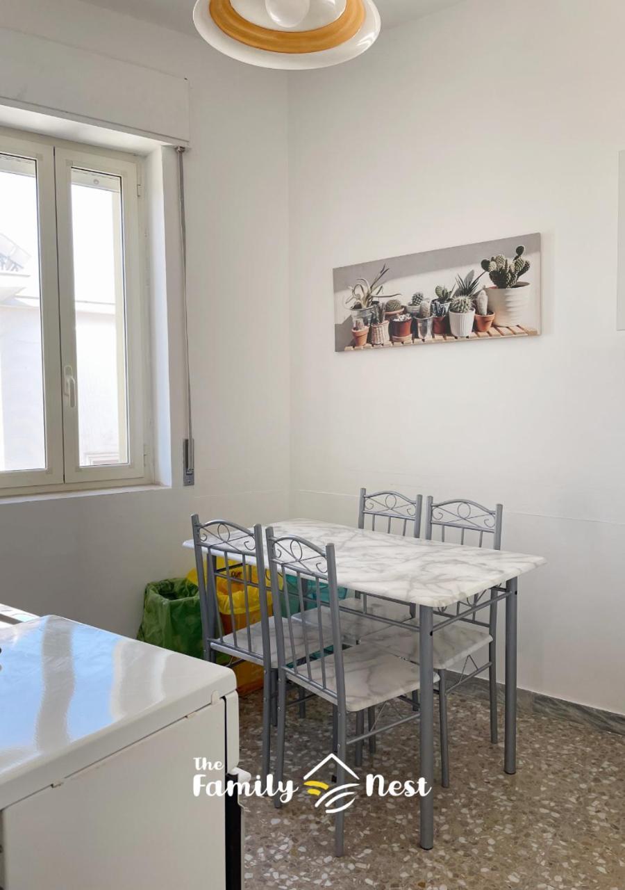 The Family Nest - Casa Eva Apartment Манфредония Екстериор снимка