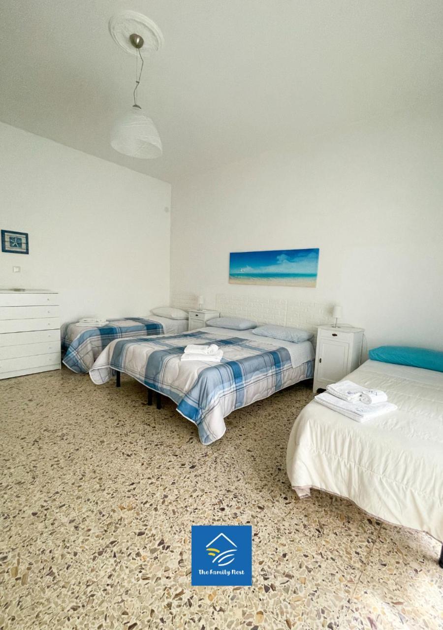 The Family Nest - Casa Eva Apartment Манфредония Стая снимка