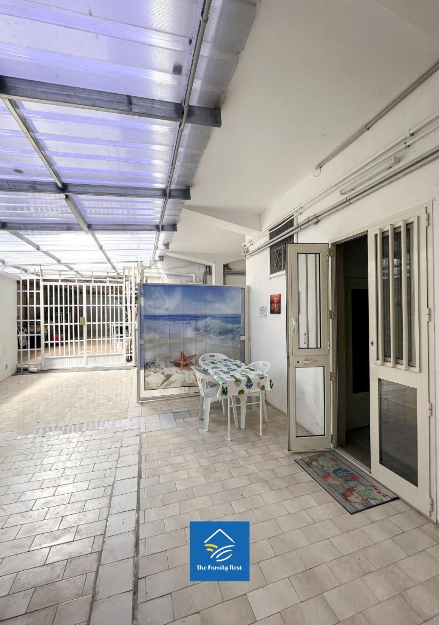 The Family Nest - Casa Eva Apartment Манфредония Стая снимка