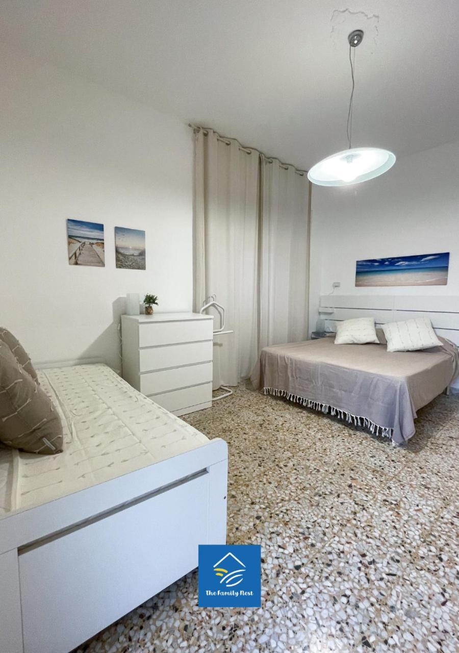 The Family Nest - Casa Eva Apartment Манфредония Стая снимка