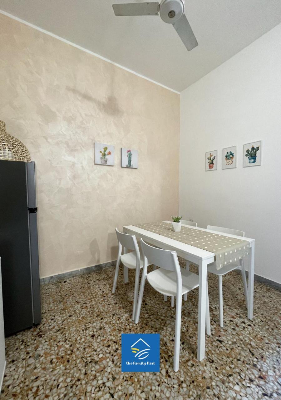 The Family Nest - Casa Eva Apartment Манфредония Стая снимка
