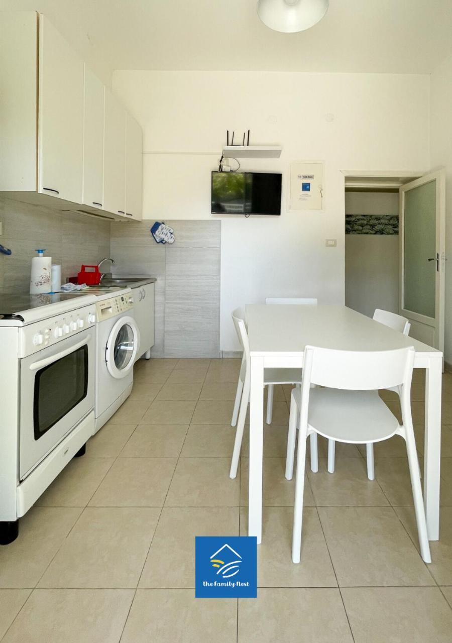 The Family Nest - Casa Eva Apartment Манфредония Стая снимка